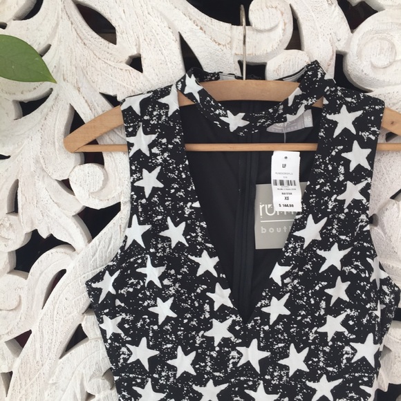 LF Black & White Stars Romper - Picture 2 of 4
